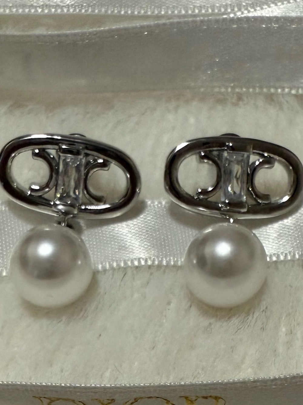 Luxurious Silver Pearl Drop Earrings
